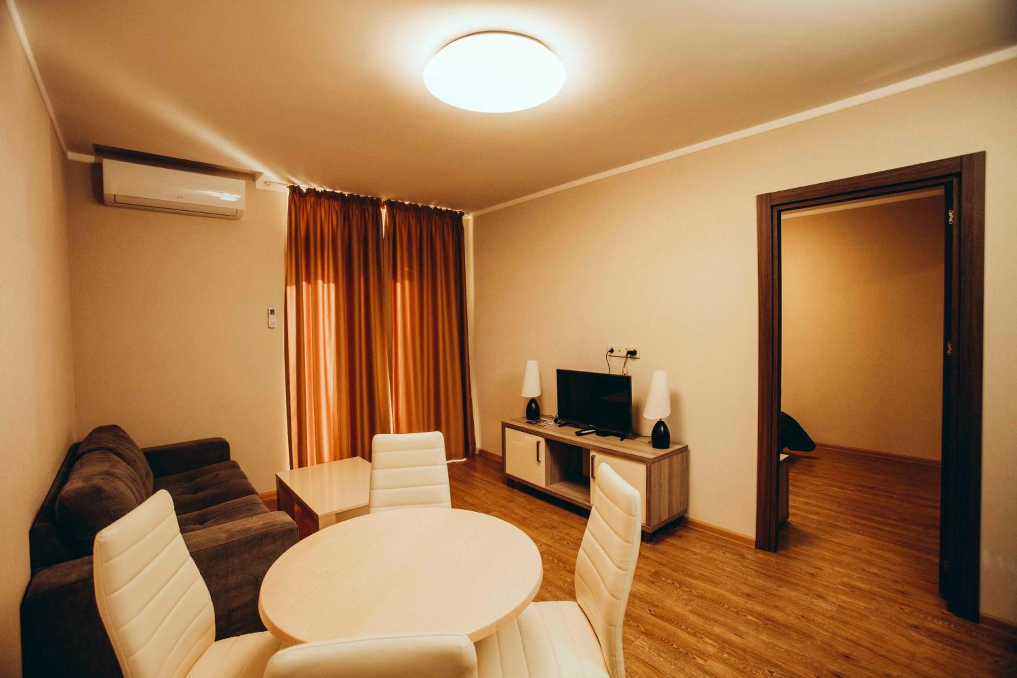 Holiday Lux Sea Towers Batoumi Chambre photo