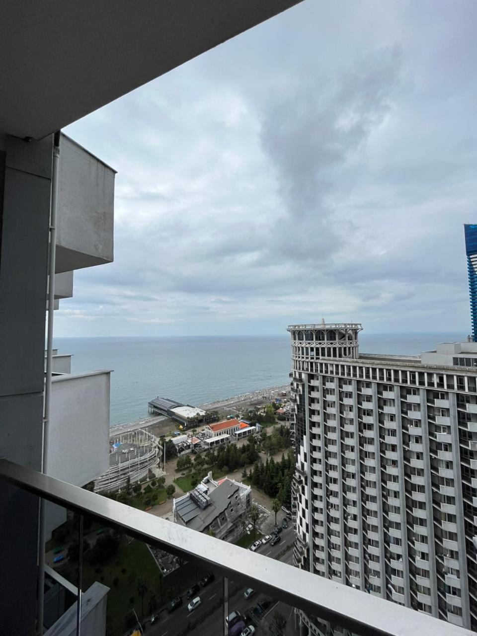 Holiday Lux Sea Towers Batoumi Extérieur photo